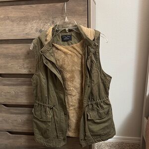 Love Tree Olive Green Sleeveless Vest